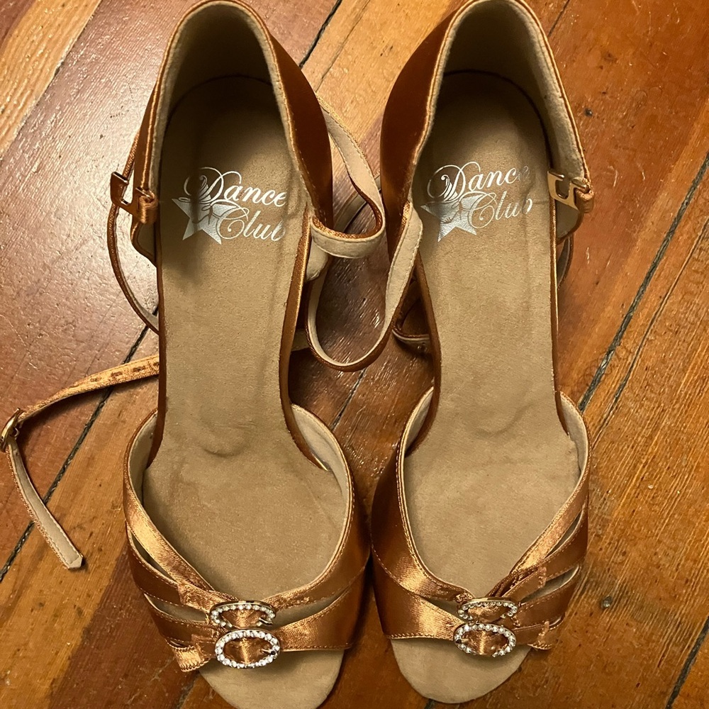 Showtime Dance Latin shoes, size 6.5 US/ 4 UK, 2 inch heel
